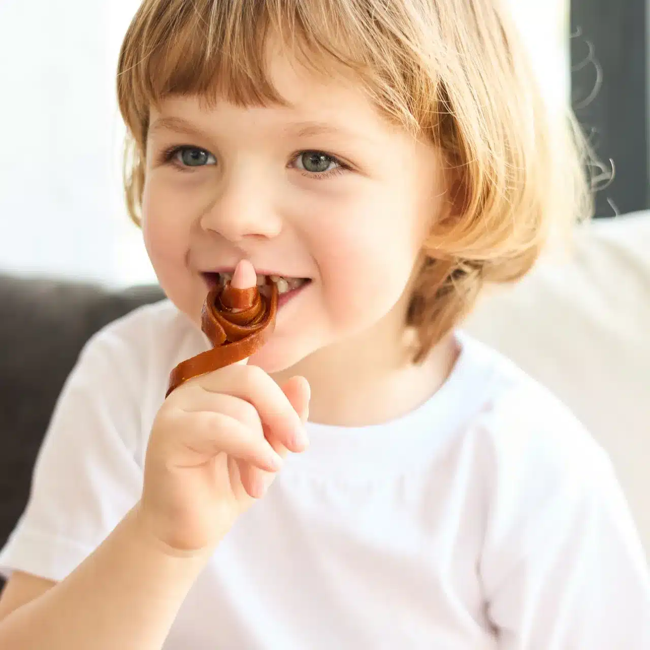 Bob Snail õuna ja maasika puuviljarull, 30g - Image 3